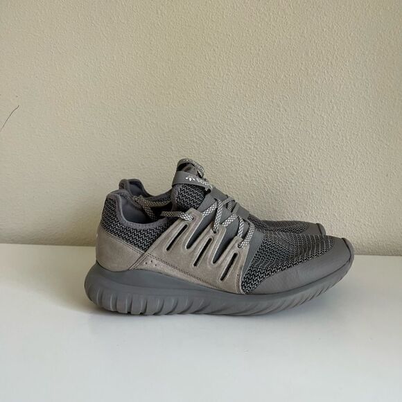 ADIDAS Men's Originals Tubular Radial Casual Sneakers size 10 - Picture 3 of 7